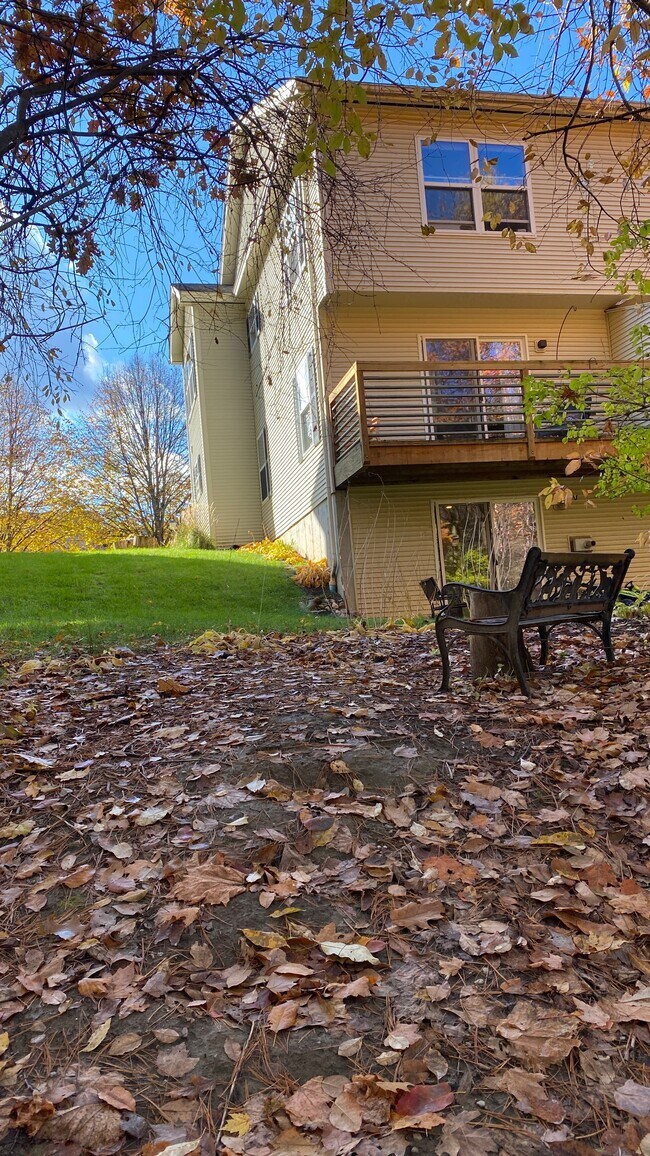 201 Juniper Dr in South Burlington, VT - Building Photo - Building Photo