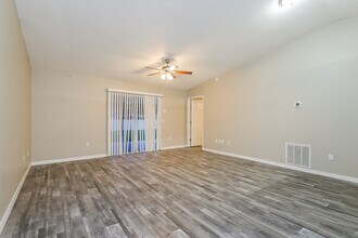 2345 Captain Dr in Deltona, FL - Building Photo - Building Photo