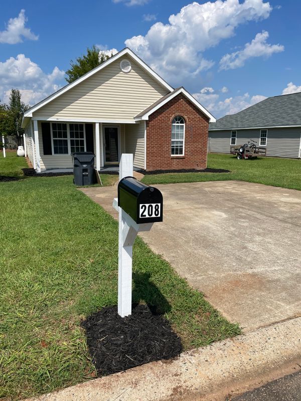 208 Strawbridge Ln in Bonaire, GA - Foto de edificio - Building Photo