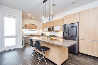 5519 Paraiso Pl in Houston, TX - Foto de edificio - Building Photo