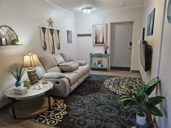 property at 4605 Elm Ave