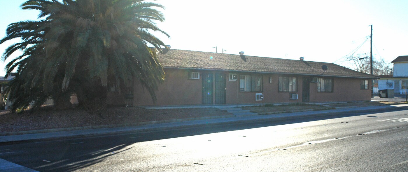 1800 E Bonanza Rd in Las Vegas, NV - Foto de edificio