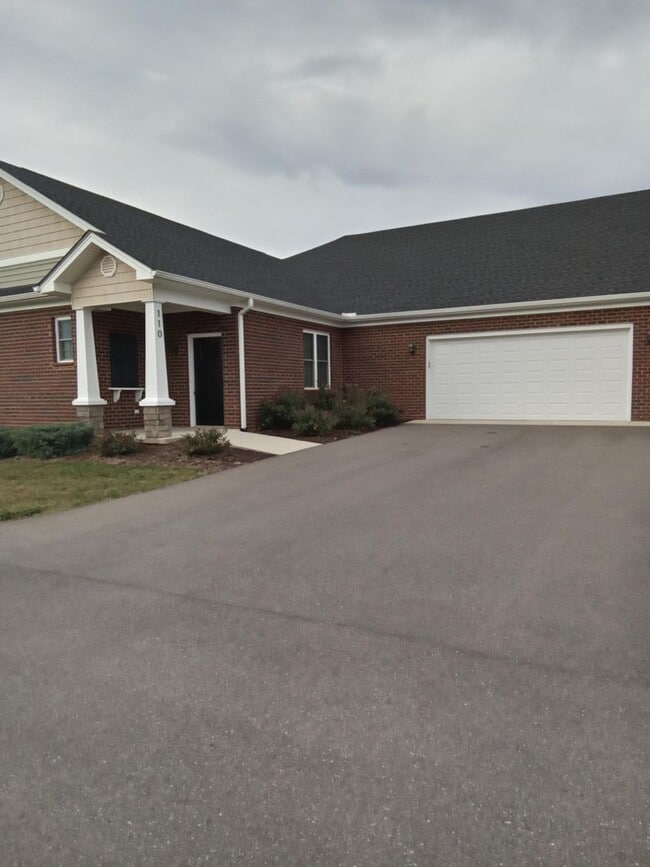 property at 110 Villa Oak Cir