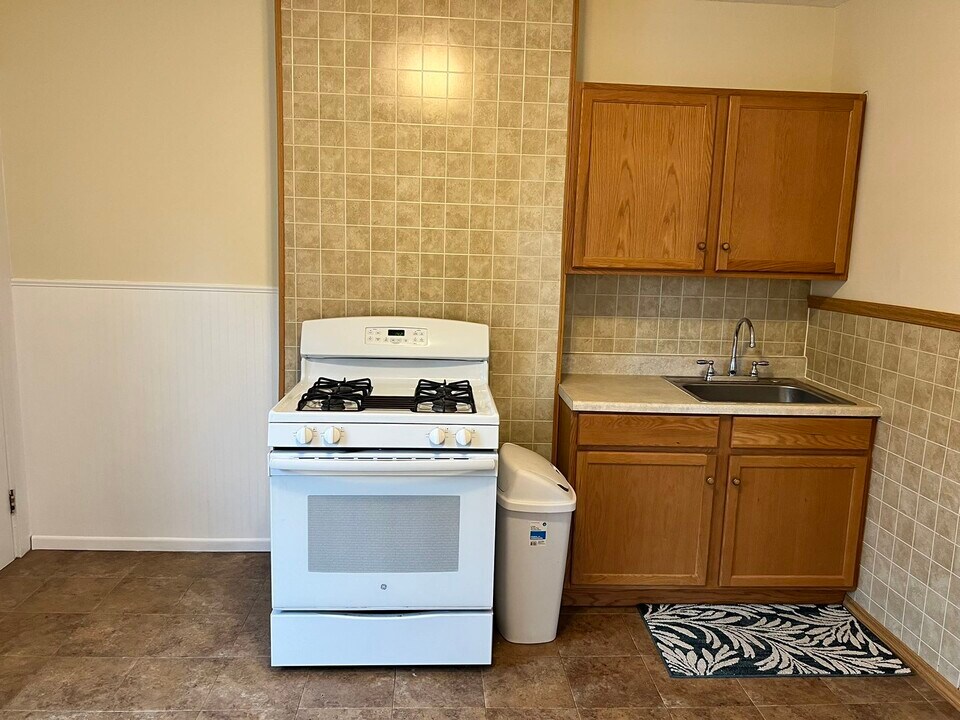 224 Charles St, Unit 2 in Cambridge, MA - Building Photo