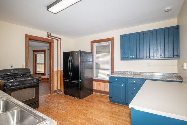 property at 405-407 W Main St