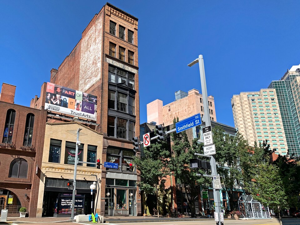 945 Liberty Ave, Unit 600 in Pittsburgh, PA - Foto de edificio