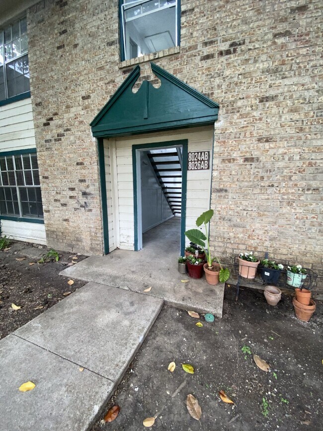 8024 Cambridge Cir in White Settlement, TX - Foto de edificio - Building Photo