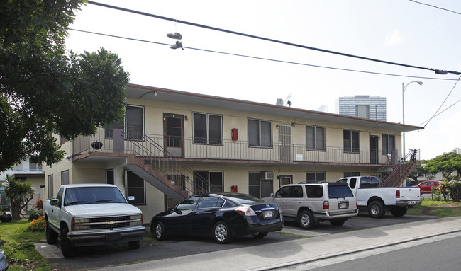 747 Pensacola St in Honolulu, HI - Building Photo - Building Photo