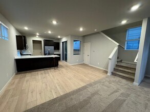 7344 SE Madrone St in Hillsboro, OR - Building Photo - Building Photo