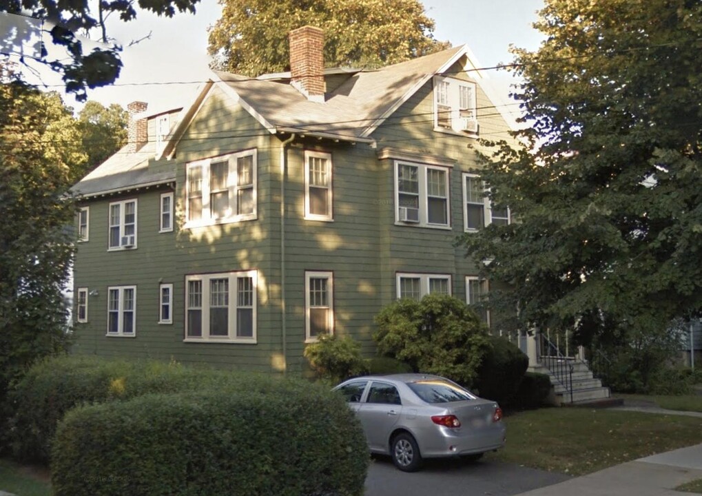 241 Tremont St, Unit 1 in Newton, MA - Foto de edificio