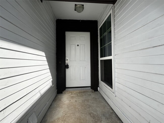 339 El Toro Ln in Webster, TX - Building Photo - Building Photo