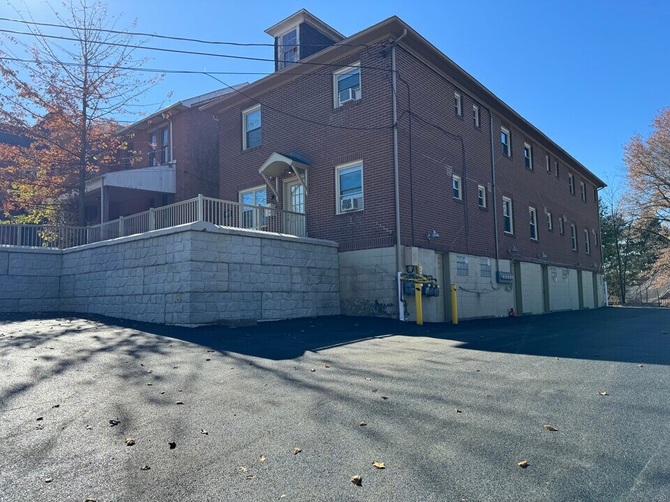 408 N Main St, Unit 2 in Greensburg, PA - Foto de edificio