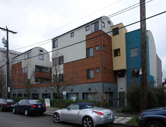 6823-6827 Oswego Pl in Seattle, WA - Building Photo - Building Photo
