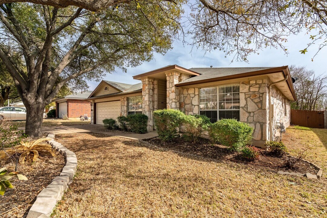 1402 Vaughter Ln in Cedar Park, TX - Building Photo