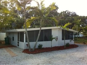 3000 Areca Ave in Naples, FL - Building Photo - Building Photo