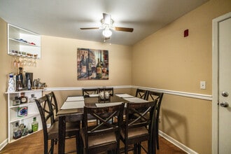 Foxcroft Apartments in Nashville, TN - Foto de edificio - Building Photo