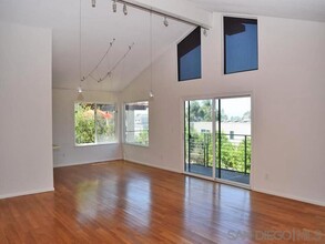 13914 Boquita Dr in Del Mar, CA - Building Photo - Building Photo