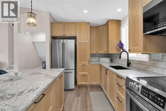 1150 Cabana Road W in Windsor, ON - Building Photo - Building Photo