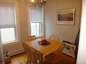 568 Green St-Unit -Apt 2 in Cambridge, MA - Building Photo - Building Photo