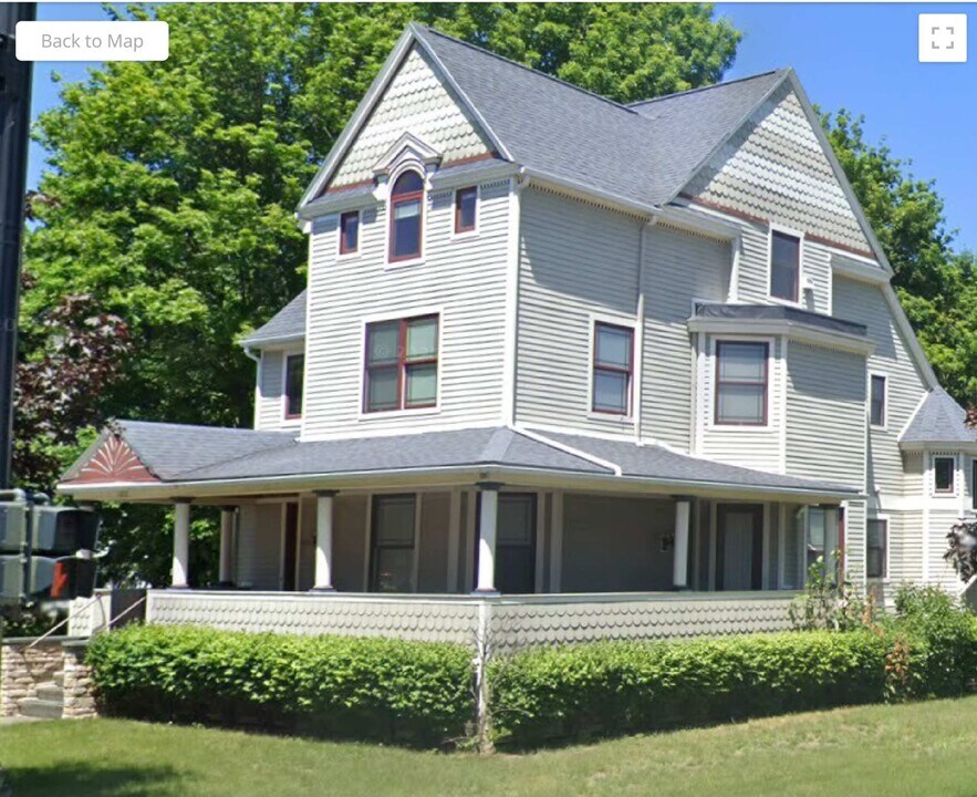702 Park Pl in Elmira, NY - Foto de edificio