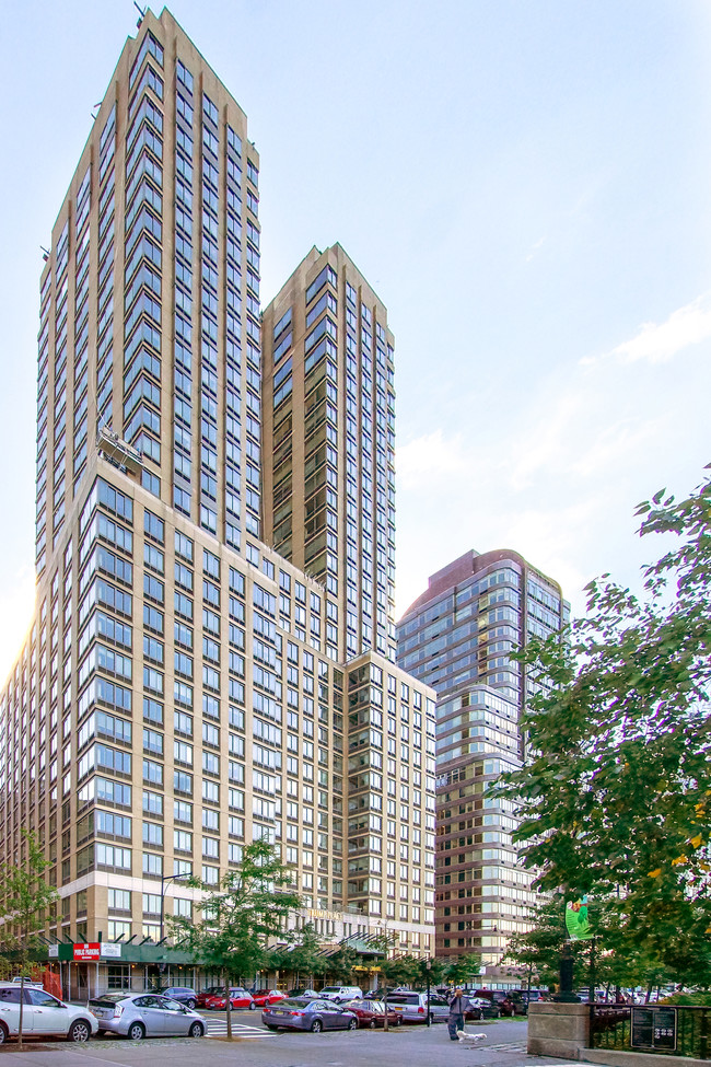 160 Riverside Boulevard in Manhattan, NY - Building Photo - Building Photo