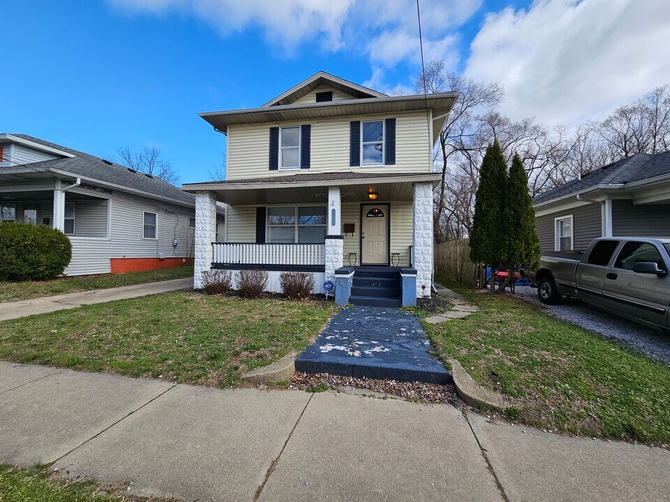 717 Corby Blvd in South Bend, IN - Building Photo