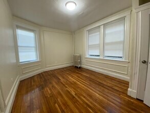 15 James St in Brookline, MA - Foto de edificio - Building Photo