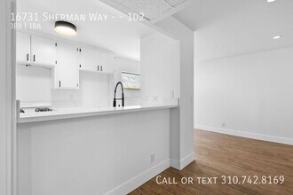 16731 Sherman Way in Los Angeles, CA - Building Photo - Building Photo