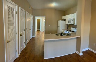 241 S Irwin St in Milledgeville, GA - Building Photo