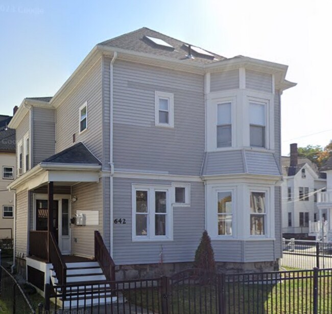642 Moody St Apartments and Nearby Waltham Apartments For Rent
