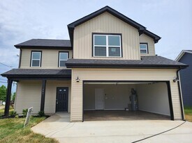 201 King Rd in Clarksville, TN - Building Photo