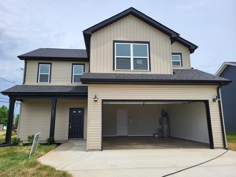 201 King Rd in Clarksville, TN - Building Photo
