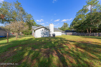 3989 Hunters Lake Cir E in Jacksonville, FL - Building Photo - Building Photo