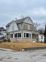 521 S Grant St in Bloomington, IN - Building Photo