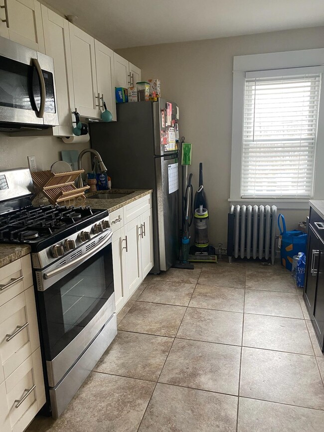 788 Broad Ave, Unit 2