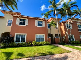 278 Lake Monterey Cir in Boynton Beach, FL - Building Photo