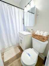 29 Mount Hood Rd, Unit 12 in Boston, MA - Foto de edificio - Building Photo