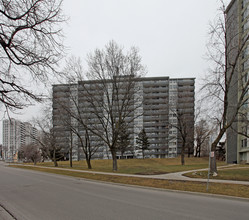 Havenbrook Towers in Toronto, ON - Building Photo - Building Photo