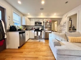 721 Parker St, Unit 4 in Boston, MA - Building Photo