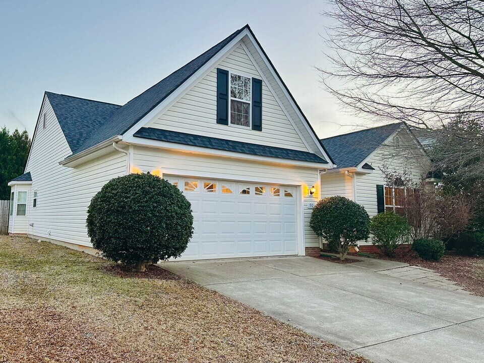90 Leaf Springs Way in Youngsville, NC - Building Photo