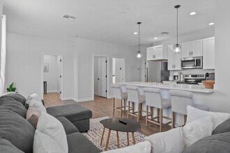 3757 E Van Buren St in Phoenix, AZ - Building Photo - Building Photo