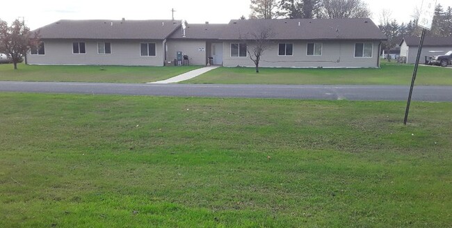 White House and Blair House in Grygla, MN - Foto de edificio - Building Photo