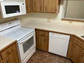 1150 Tollis Pky, Unit 314 in Broadview Heights, OH - Building Photo - Building Photo