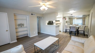 The Prescott in Houston, TX - Building Photo - Building Photo