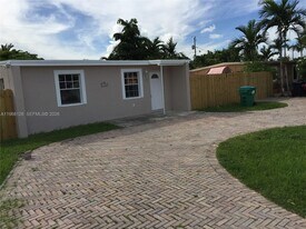 4700 SW 97th Ave in Miami, FL - Building Photo