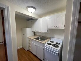 164 North Beacon St, Unit 21 in Boston, MA - Building Photo