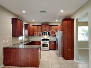 5654 Aaron Ct in Sarasota, FL - Foto de edificio - Building Photo