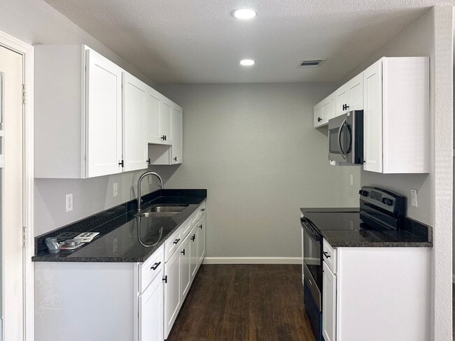 5711 W Shady Grove Rd