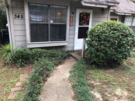 345 Whetherbine Way E in Tallahassee, FL - Building Photo
