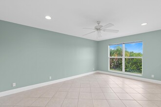 731 Hummingbird Way in North Palm Beach, FL - Building Photo - Building Photo